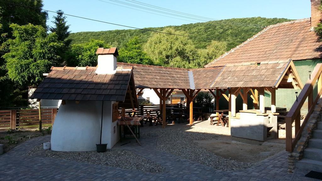 Zempleni Pitvaros Piheno Telkibanya Exterior photo