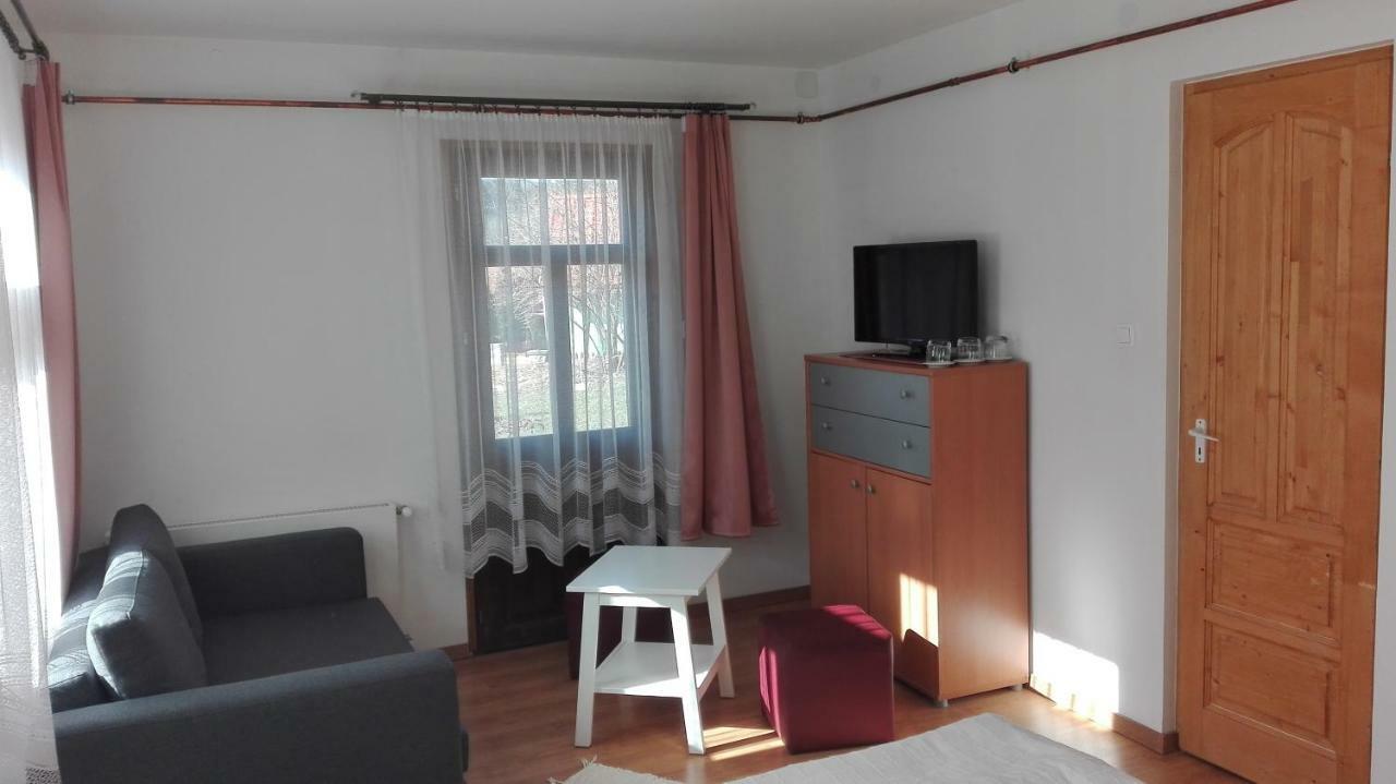 Zempleni Pitvaros Piheno Telkibanya Exterior photo